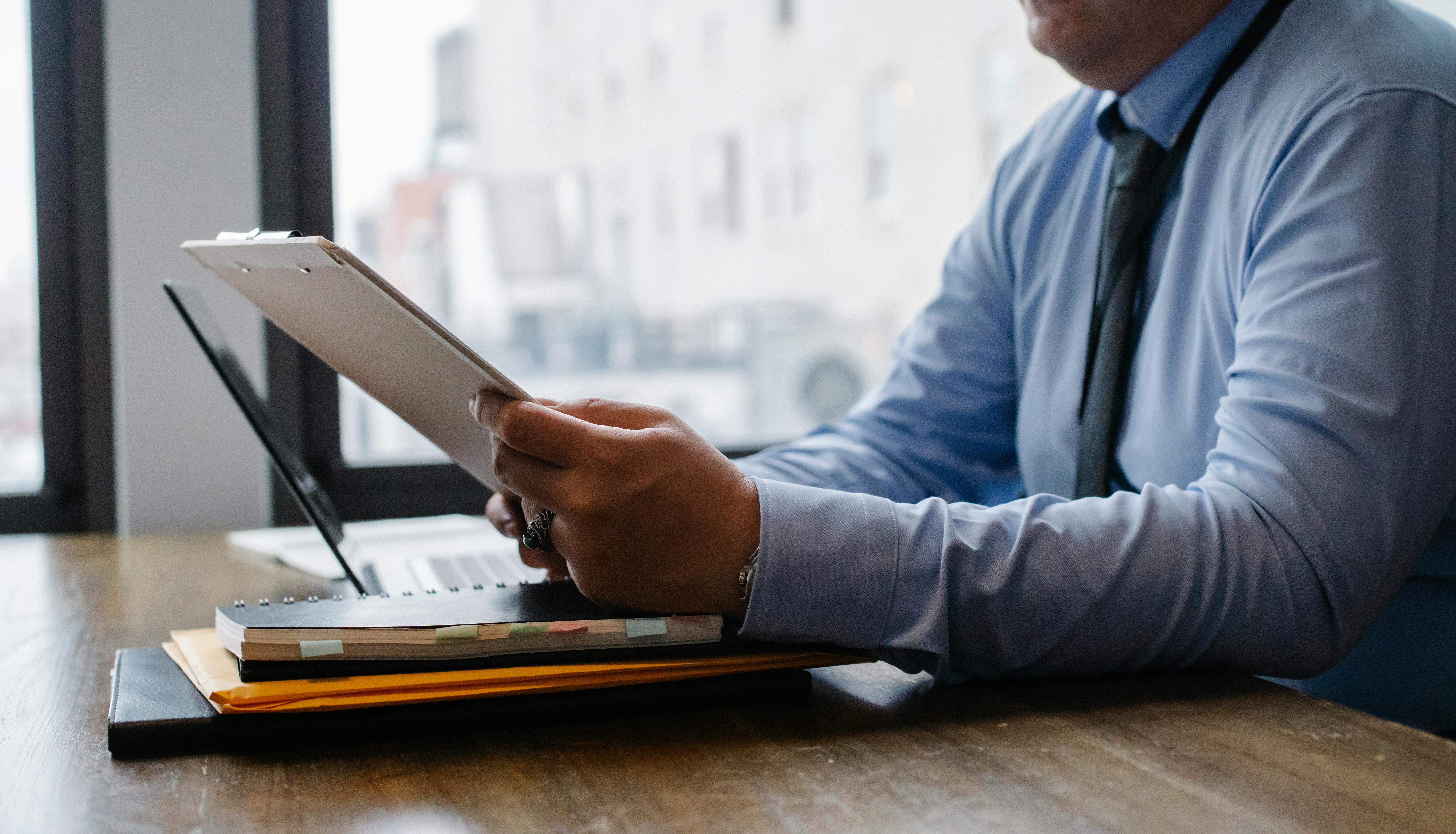 How to Create White Papers that Build Authority, Traffic, and Leads
